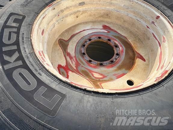Nokian TRI 2 輪胎、車輪和輪圈