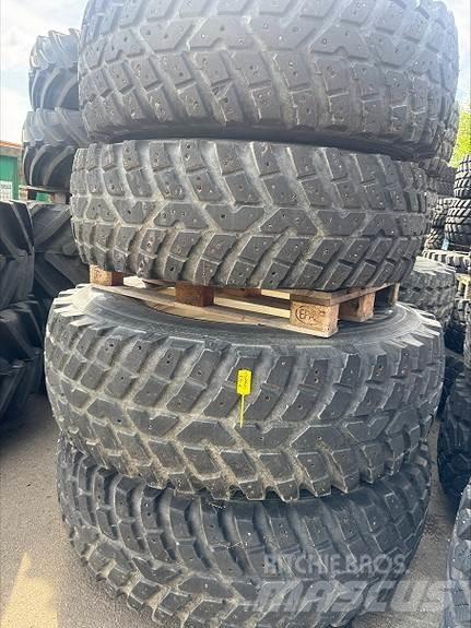 Nokian TRI 2 輪胎、車輪和輪圈