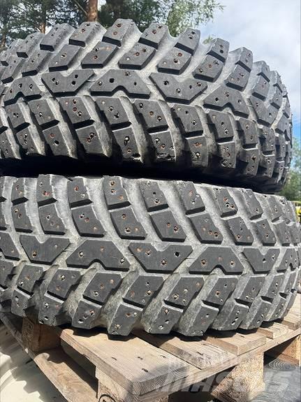 Nokian TRI 2 輪胎、車輪和輪圈