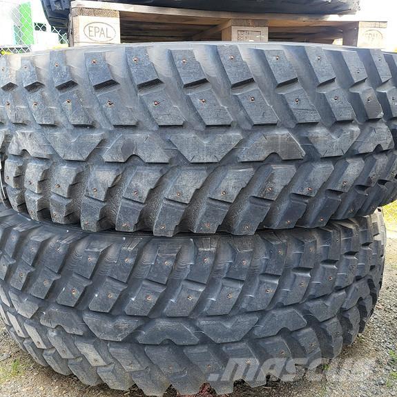 Nokian TRI 2 輪胎、車輪和輪圈