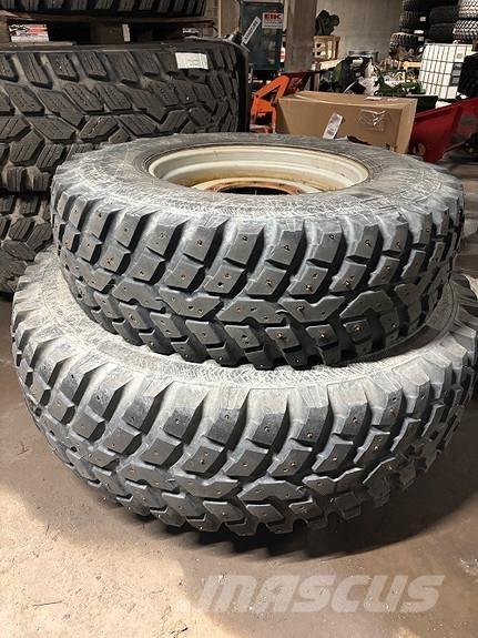 Nokian TRI 2 輪胎、車輪和輪圈