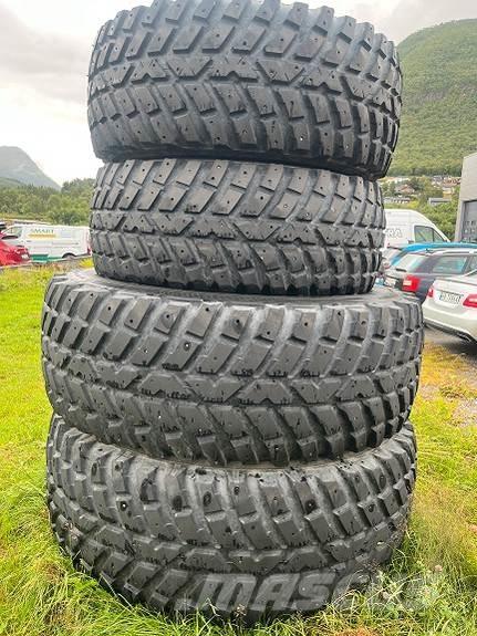 Nokian TRI2 輪胎、車輪和輪圈