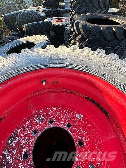 Nokian TRI2 輪胎、車輪和輪圈