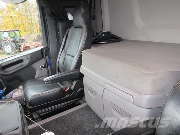 Scania R500 8x4*4 起重可拆卸式卡車