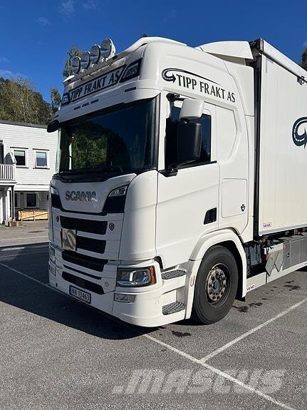 Scania R660 貨箱式卡車