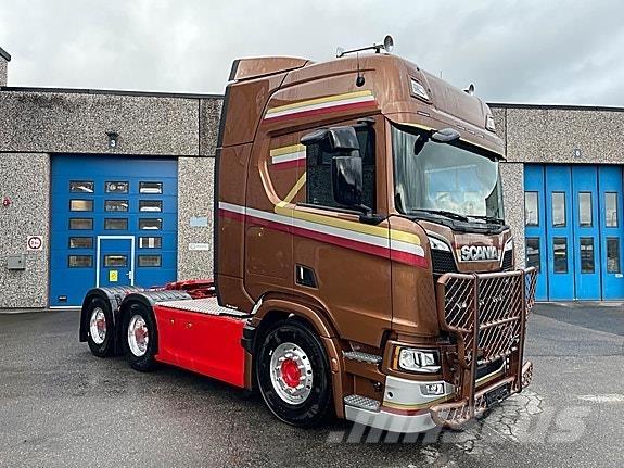 Scania R660A6X4NB 曳引機組件