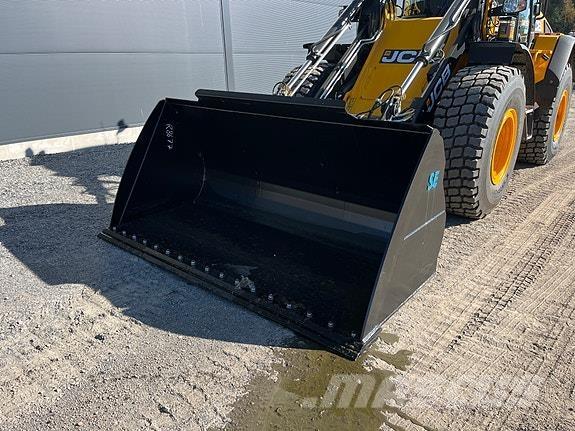  SE Universal 其他農業機械