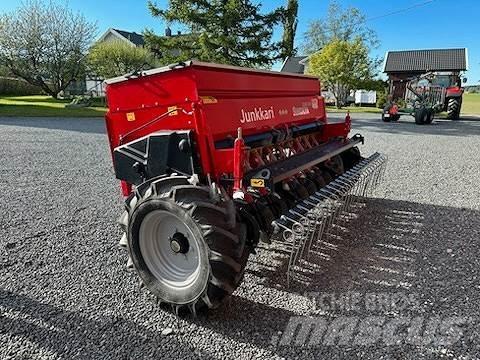 Simulta 2500LB 礦物撒布機