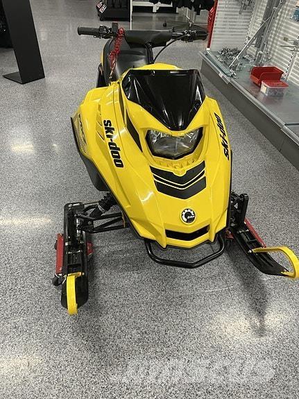 Ski-doo MXZ 120 雪地摩托車