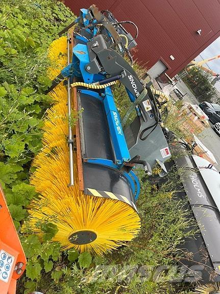 Snowek AH 330 其他路面和雪地機械