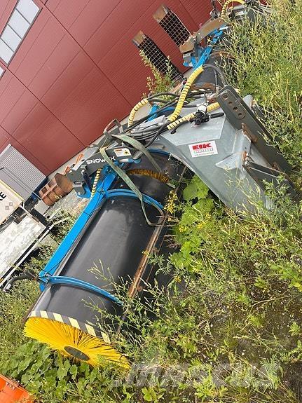 Snowek AH 330 其他路面和雪地機械