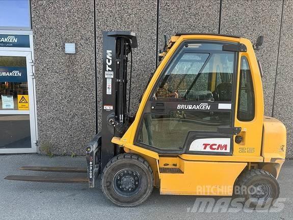 TCM FD25 柴油卡車