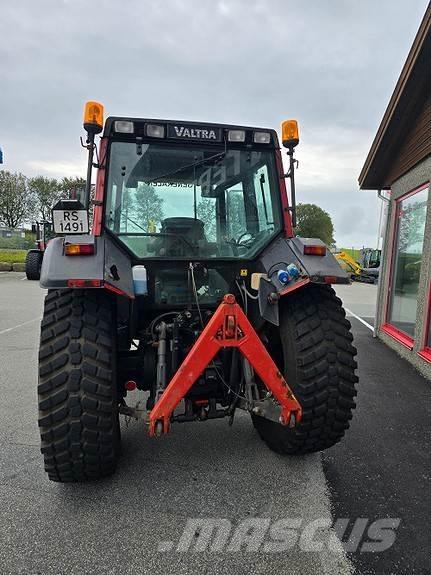 Valtra 6400 曳引機