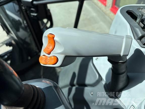 Valtra A114 曳引機