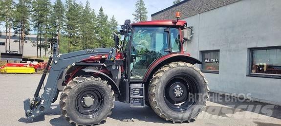Valtra A114 曳引機