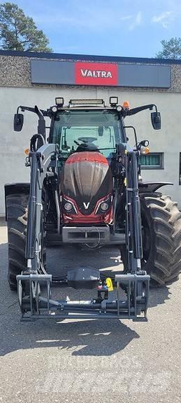 Valtra A114 曳引機