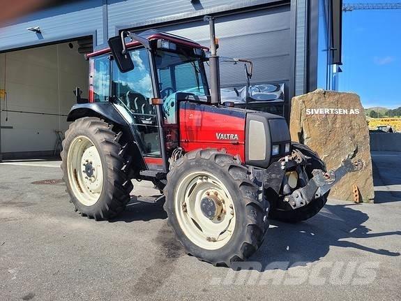Valtra A75 - 4 曳引機