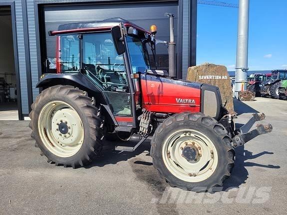 Valtra A75 - 4 曳引機