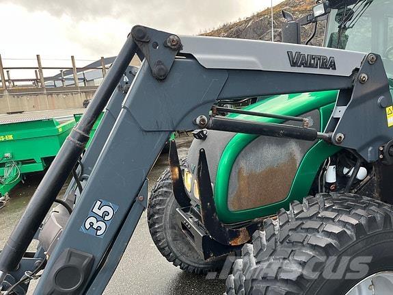 Valtra A83 曳引機