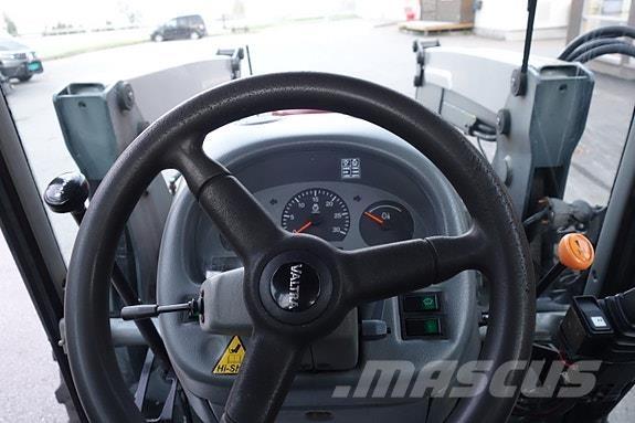 Valtra A85 曳引機