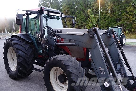Valtra A85 曳引機