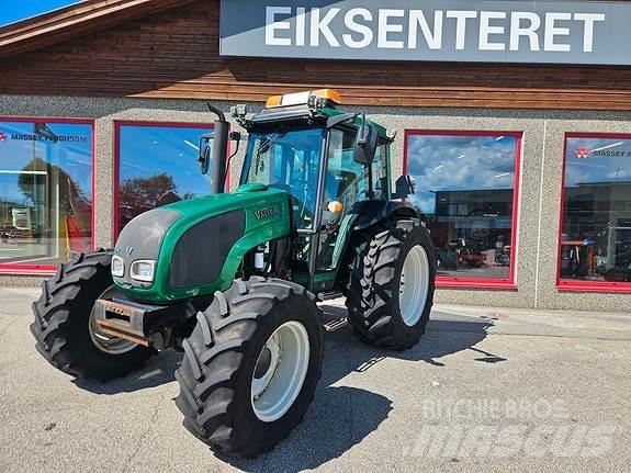Valtra A92 曳引機