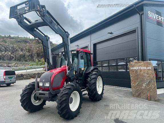 Valtra A93 曳引機