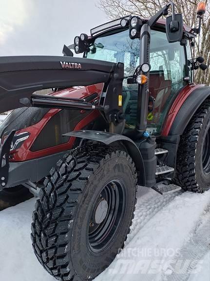Valtra G135 Aktive 曳引機