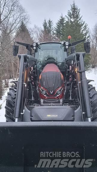 Valtra G135A 曳引機
