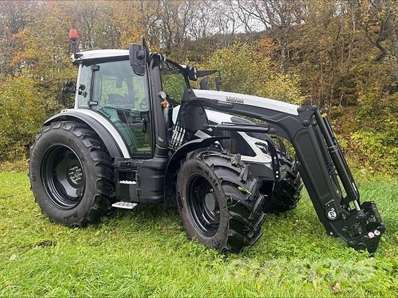 Valtra G135A 曳引機