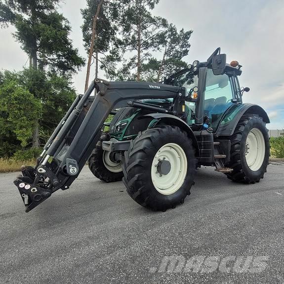 Valtra N114 曳引機