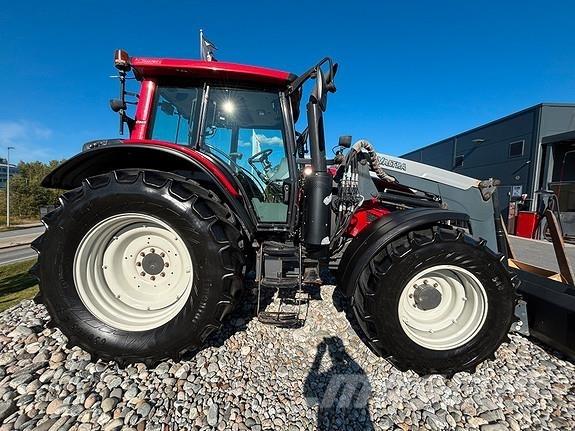 Valtra N123H 曳引機