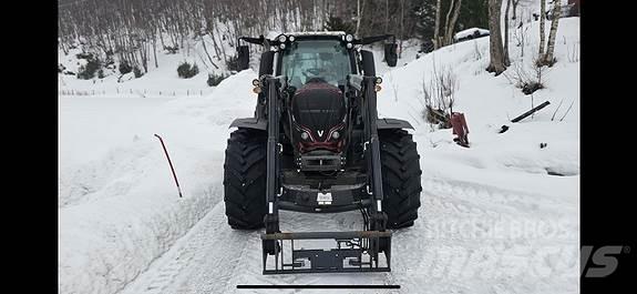 Valtra N134D 曳引機