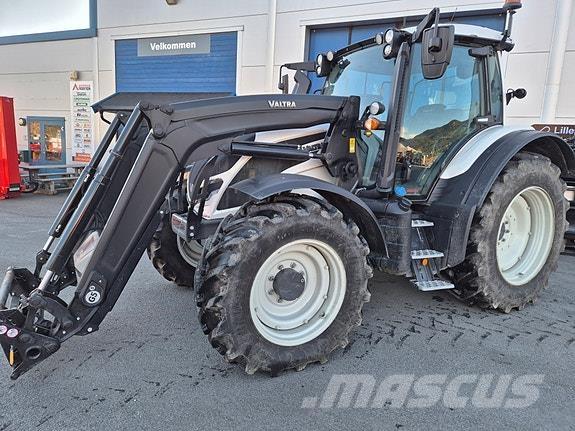 Valtra N175D. 曳引機