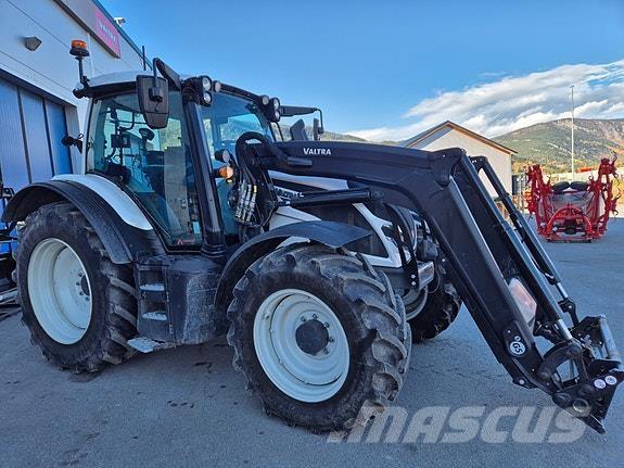Valtra N175D. 曳引機