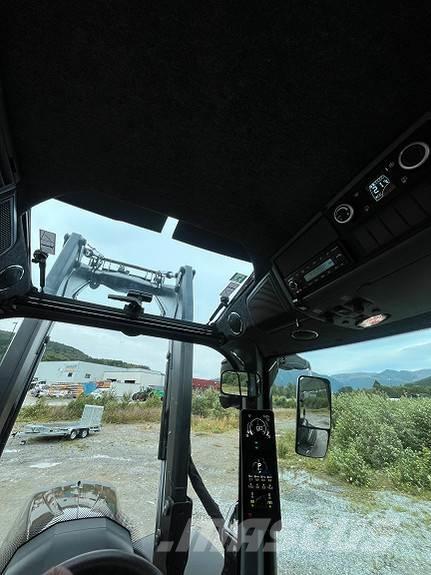 Valtra Q305 曳引機
