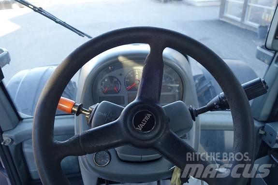 Valtra T213 Versu 曳引機