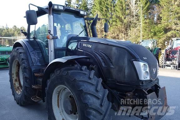 Valtra T213 Versu 曳引機