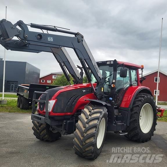 Valtra T213 VERSU 曳引機