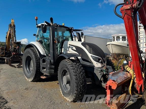 Valtra T214 Versu 曳引機