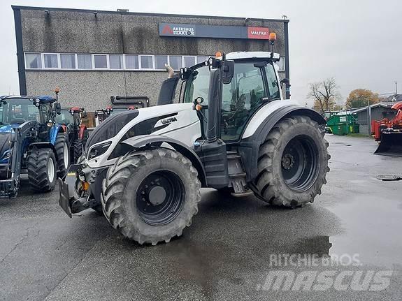 Valtra T234 曳引機