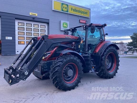 Valtra T235 曳引機