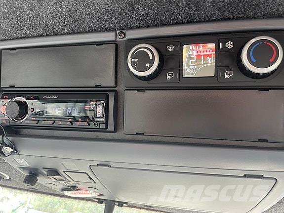 Valtra T235 曳引機