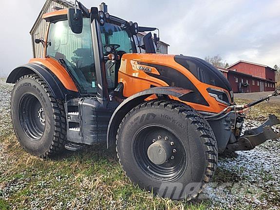 Valtra T255 曳引機