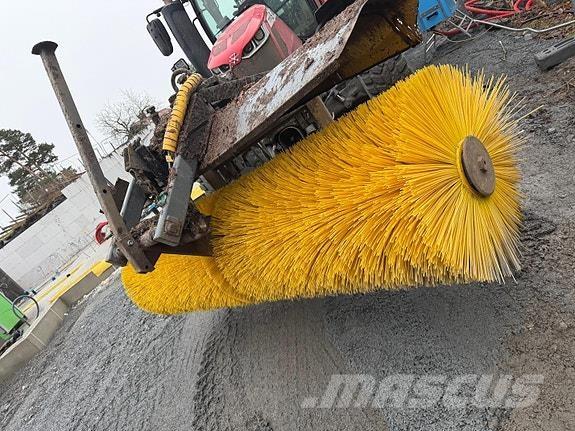   其他路面和雪地機械