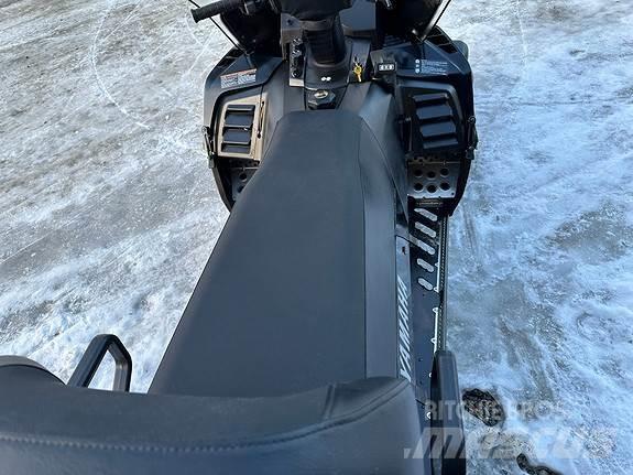 Yamaha Viking 5 雪地摩托車