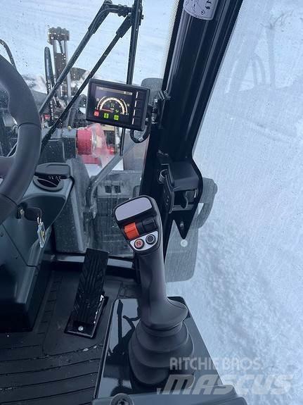 Yanmar V7 輪胎、車輪和輪圈