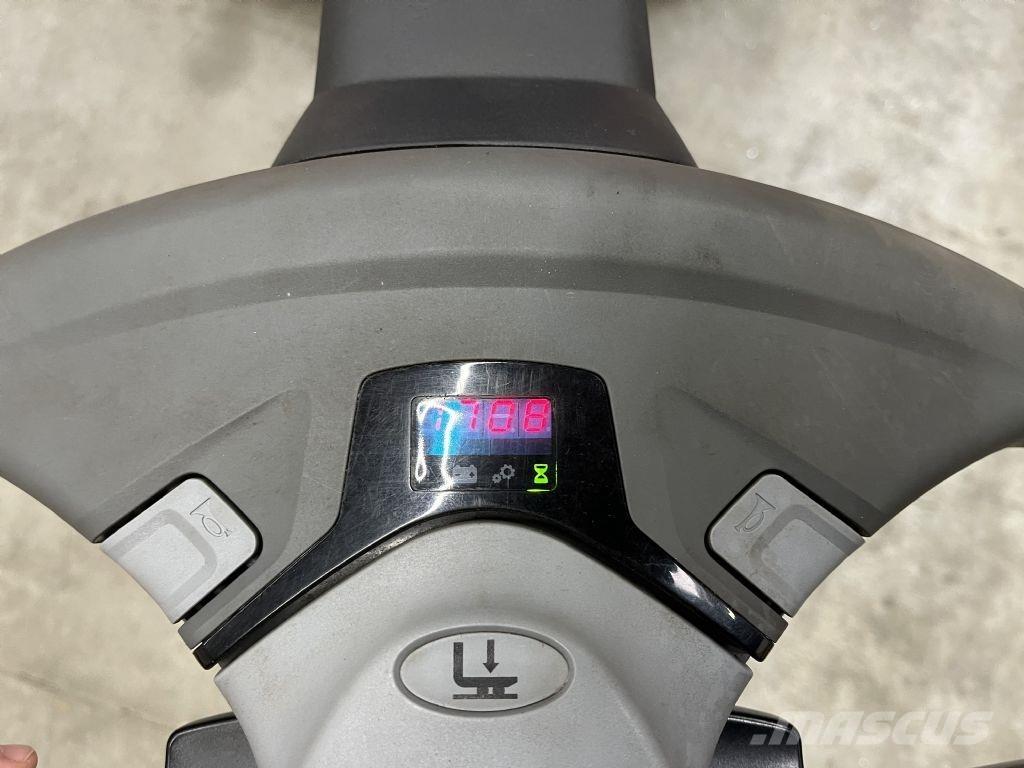 BT SWE 120 L 行走控制式堆積機