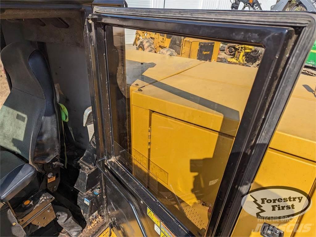CAT 559D 鉗式裝載機
