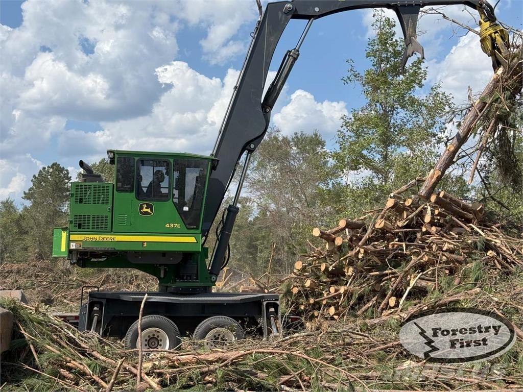 John Deere 437E 鉗式裝載機